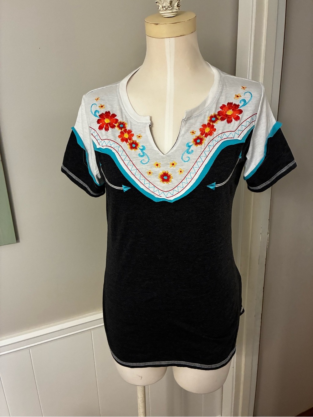 Black Short-Sleeve Embroidered V-Notch Tee with White Yoke